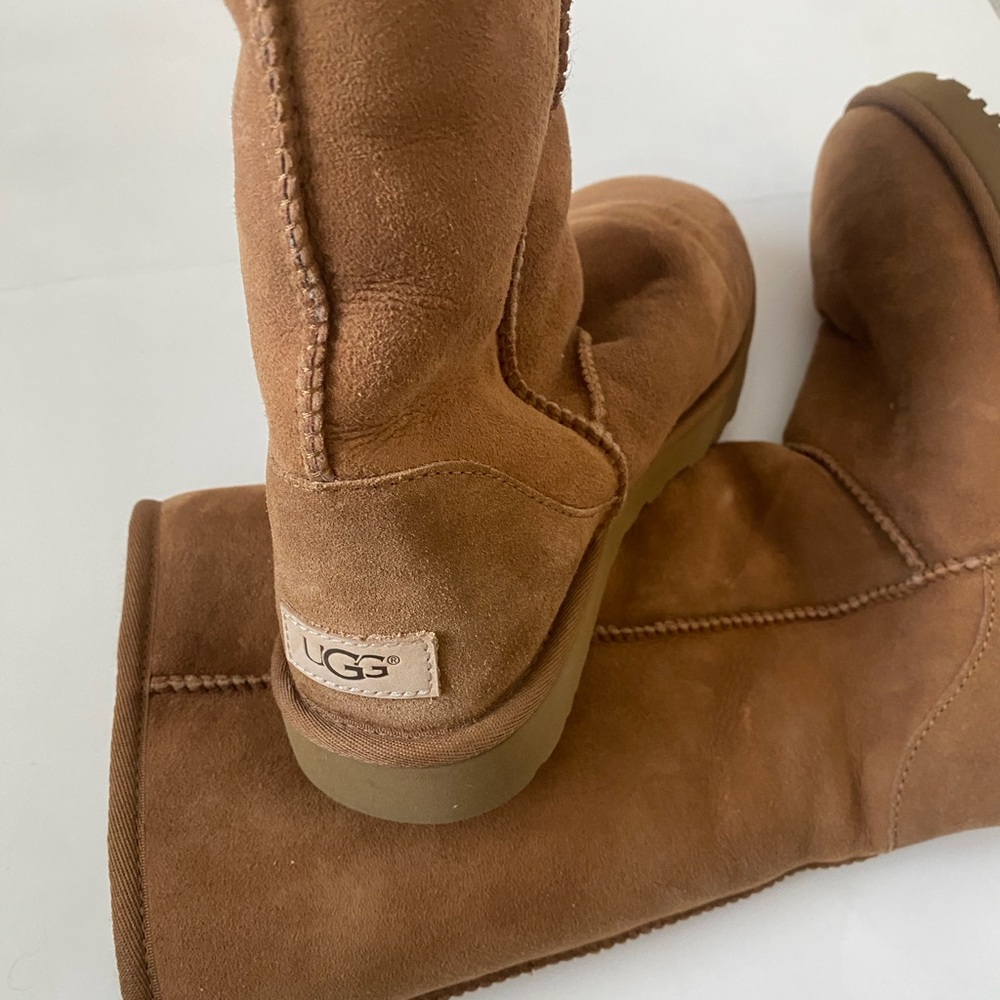 Women’s UGG Tall Brown Winter Boots - Picture 3 of 4